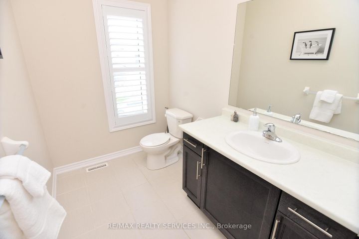 Photo 40 at 24 Bachelor Street, Northwest Brampton, Brampton