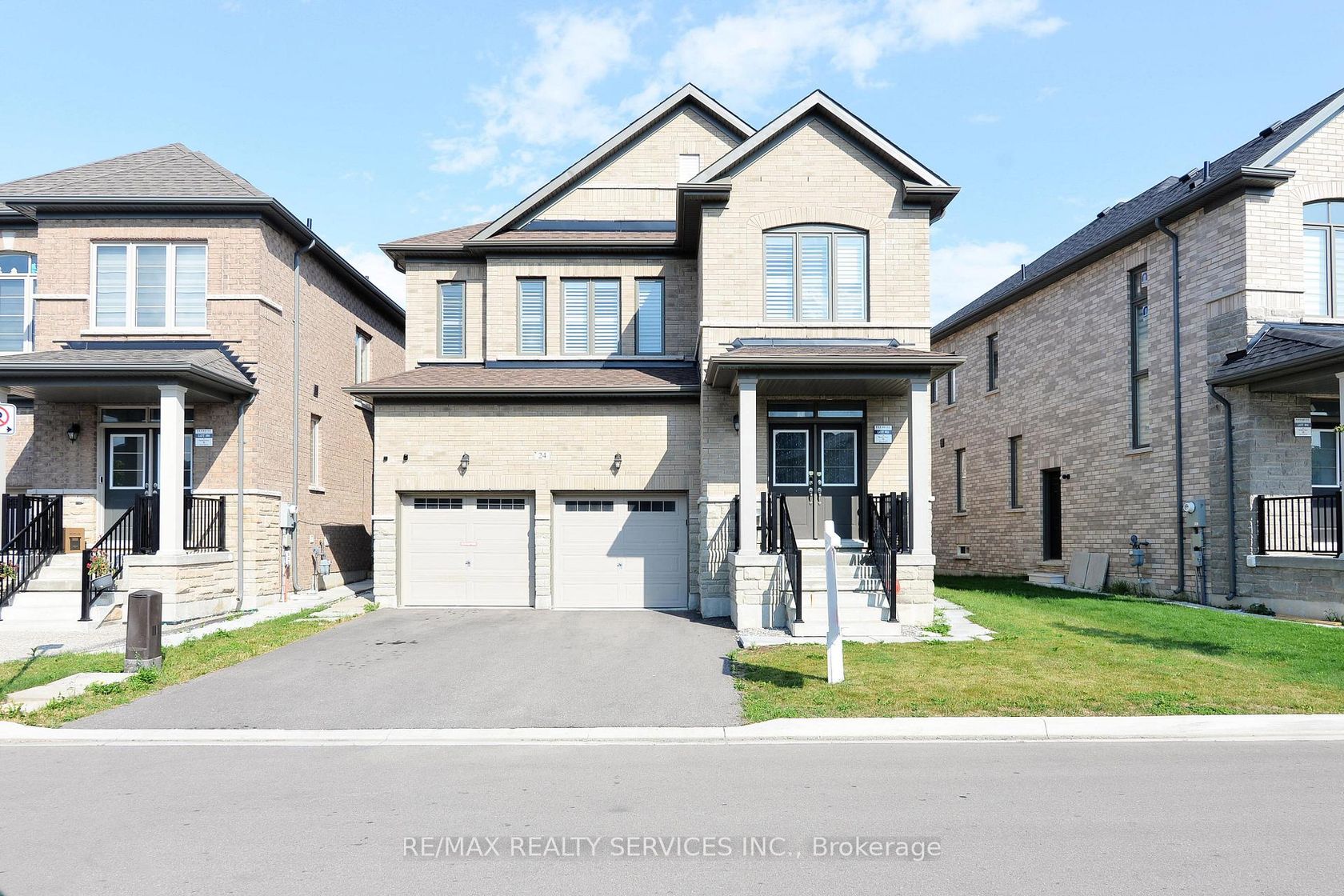 24 Bachelor Street, Northwest Brampton, Brampton 2