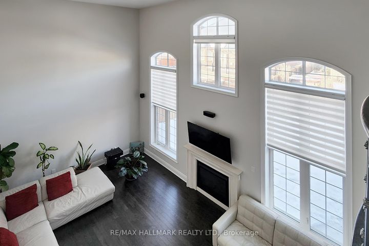 Photo 9 at 64 Chesney Crescent, Kleinburg, Vaughan