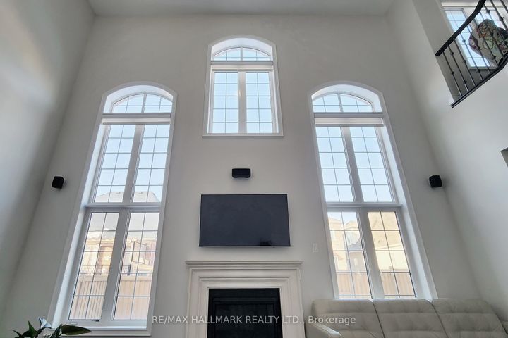 Photo 10 at 64 Chesney Crescent, Kleinburg, Vaughan