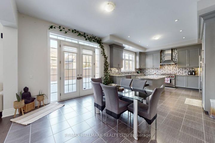 Photo 12 at 64 Chesney Crescent, Kleinburg, Vaughan