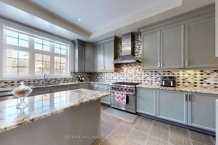 Photo 13 at 64 Chesney Crescent, Kleinburg, Vaughan