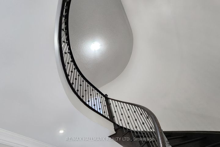 Photo 24 at 64 Chesney Crescent, Kleinburg, Vaughan