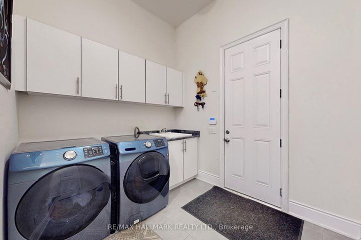 Photo 39 at 64 Chesney Crescent, Kleinburg, Vaughan