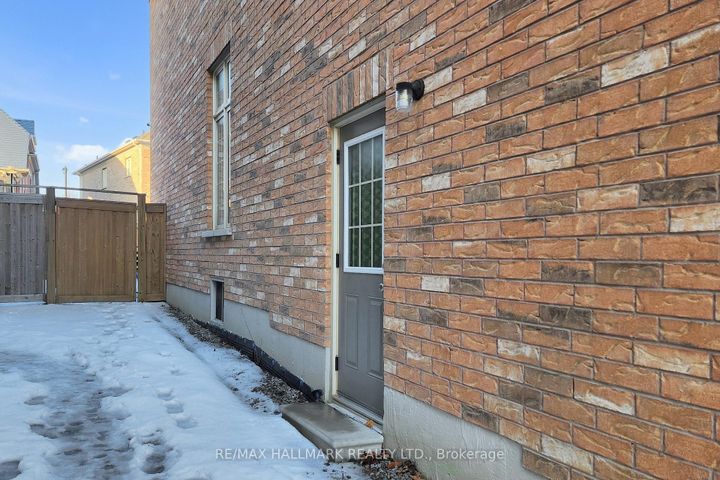 Photo 43 at 64 Chesney Crescent, Kleinburg, Vaughan