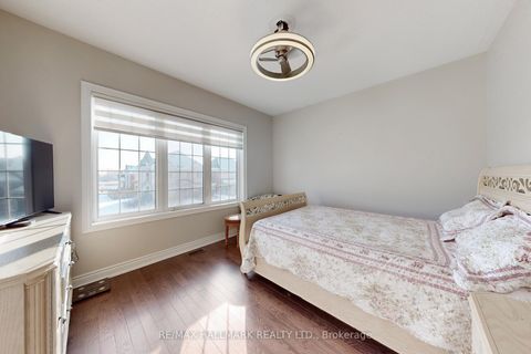 Photo 32 at 64 Chesney Crescent, Kleinburg, Vaughan