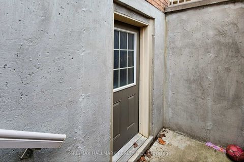 Photo 40 at 64 Chesney Crescent, Kleinburg, Vaughan