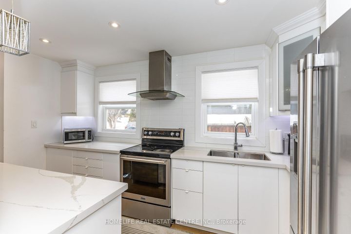 Photo 17 at 172 Calvington Drive, CFB, Toronto