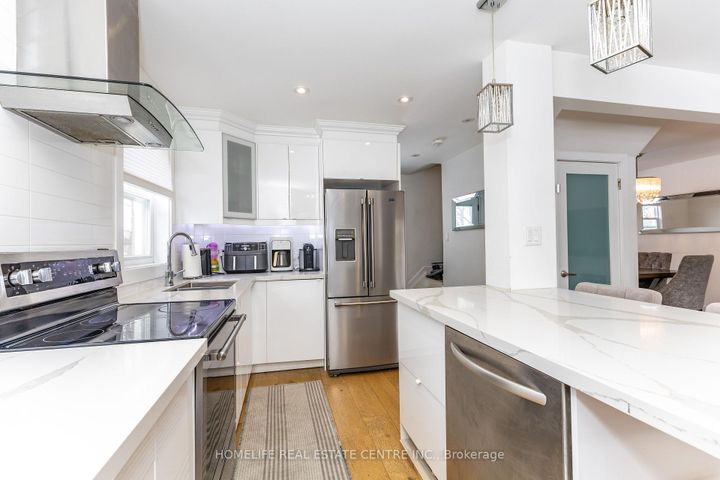 Photo 20 at 172 Calvington Drive, CFB, Toronto
