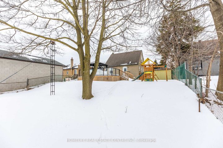 Photo 35 at 172 Calvington Drive, CFB, Toronto