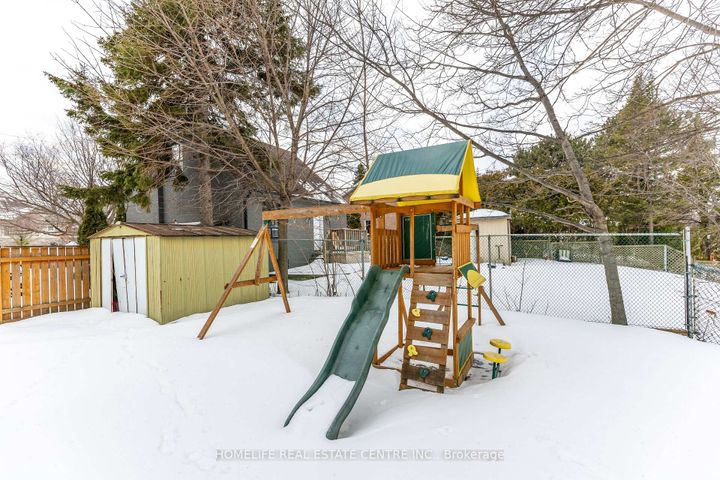 Photo 38 at 172 Calvington Drive, CFB, Toronto