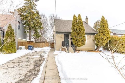 Photo 3 at 172 Calvington Drive, CFB, Toronto