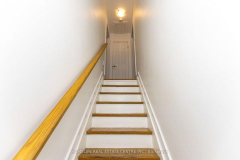 Photo 25 at 172 Calvington Drive, CFB, Toronto