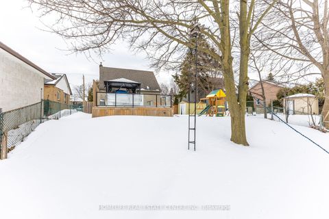 Photo 36 at 172 Calvington Drive, CFB, Toronto