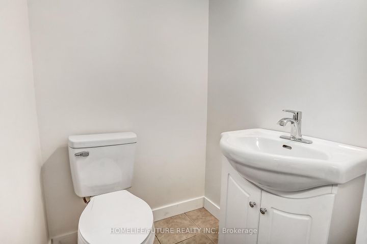 Photo 8 at 9 - 5610 Montevideo Road, Meadowvale, Mississauga