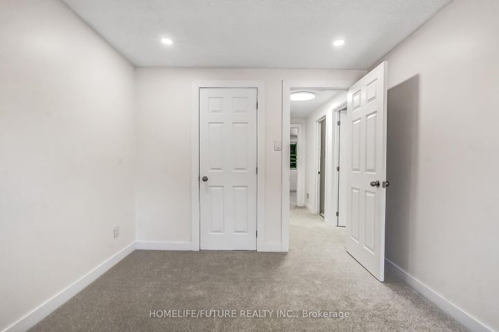 Photo 13 at 9 - 5610 Montevideo Road, Meadowvale, Mississauga