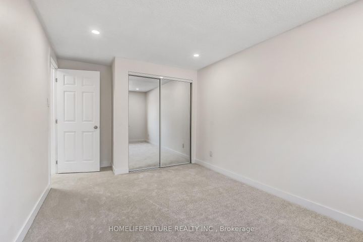 Photo 15 at 9 - 5610 Montevideo Road, Meadowvale, Mississauga