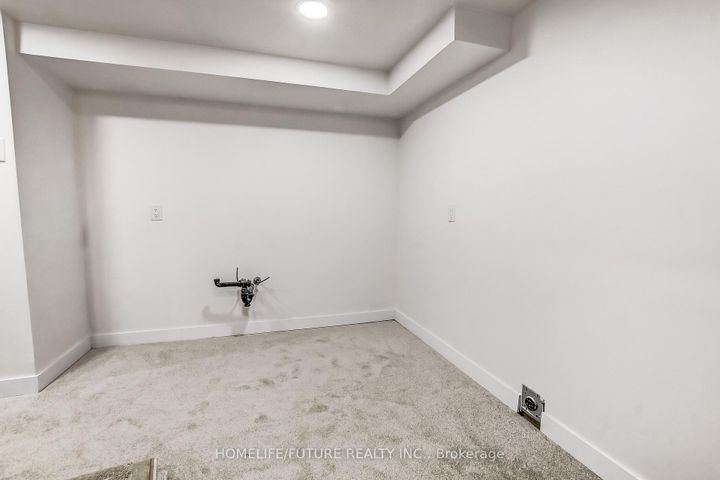 Photo 16 at 9 - 5610 Montevideo Road, Meadowvale, Mississauga