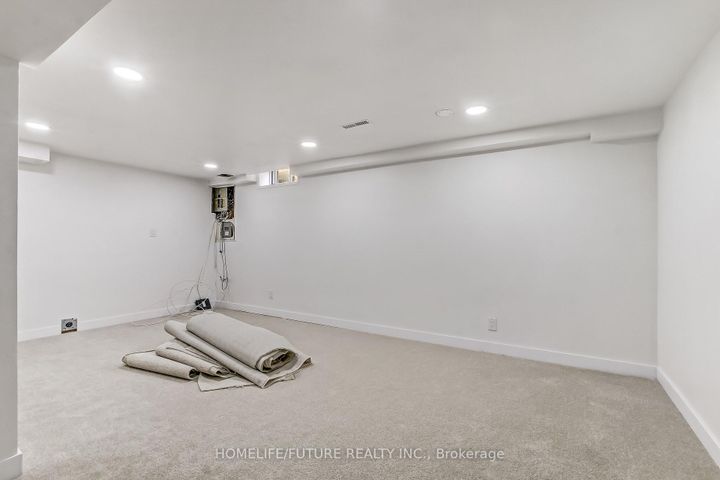 Photo 17 at 9 - 5610 Montevideo Road, Meadowvale, Mississauga