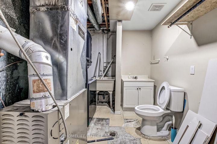 Photo 18 at 9 - 5610 Montevideo Road, Meadowvale, Mississauga