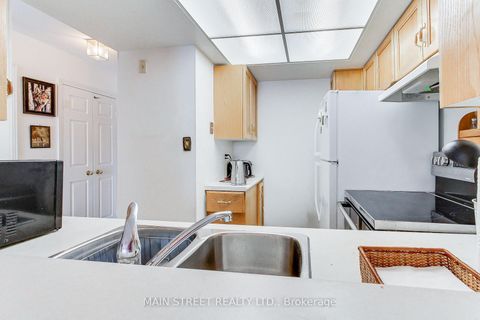 Photo 5 at 211 - 270 Davis Drive, Central Newmarket, Newmarket