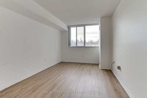 Photo 10 at 211 - 270 Davis Drive, Central Newmarket, Newmarket