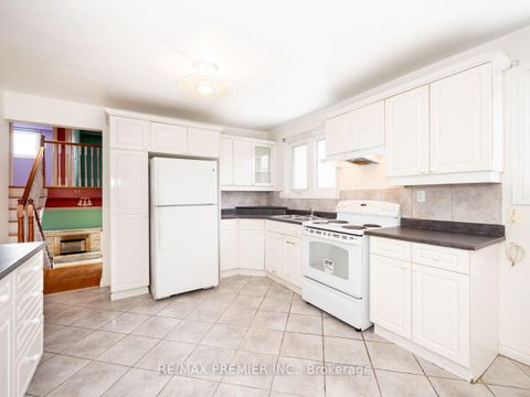 Photo 5 at 17 Cabana Drive, Humber Summit, Toronto