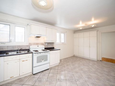 Photo 6 at 17 Cabana Drive, Humber Summit, Toronto