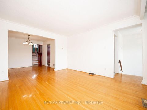Photo 11 at 17 Cabana Drive, Humber Summit, Toronto