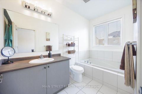 Photo 18 at 27 Radial Drive, Rural Aurora, Aurora