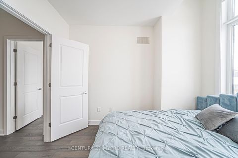 Photo 35 at 15 Howick Lane, South Richvale, Richmond Hill