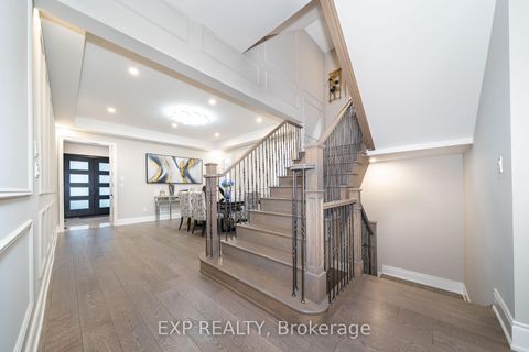 Photo 8 at 164 Milky Way Drive, Observatory, Richmond Hill