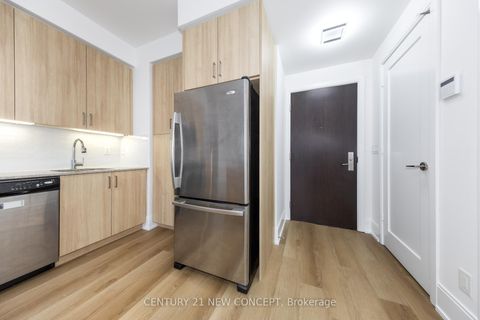 Photo 4 at 619 - 70 Roehampton Avenue, Mount Pleasant West, Toronto
