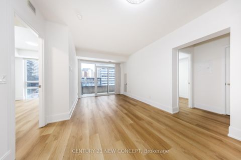 Photo 11 at 619 - 70 Roehampton Avenue, Mount Pleasant West, Toronto