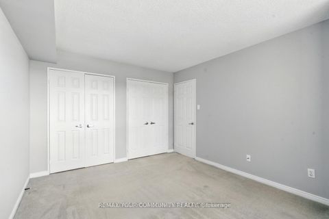 Photo 10 at 305 - 14924 Yonge Street, Aurora Highlands, Aurora