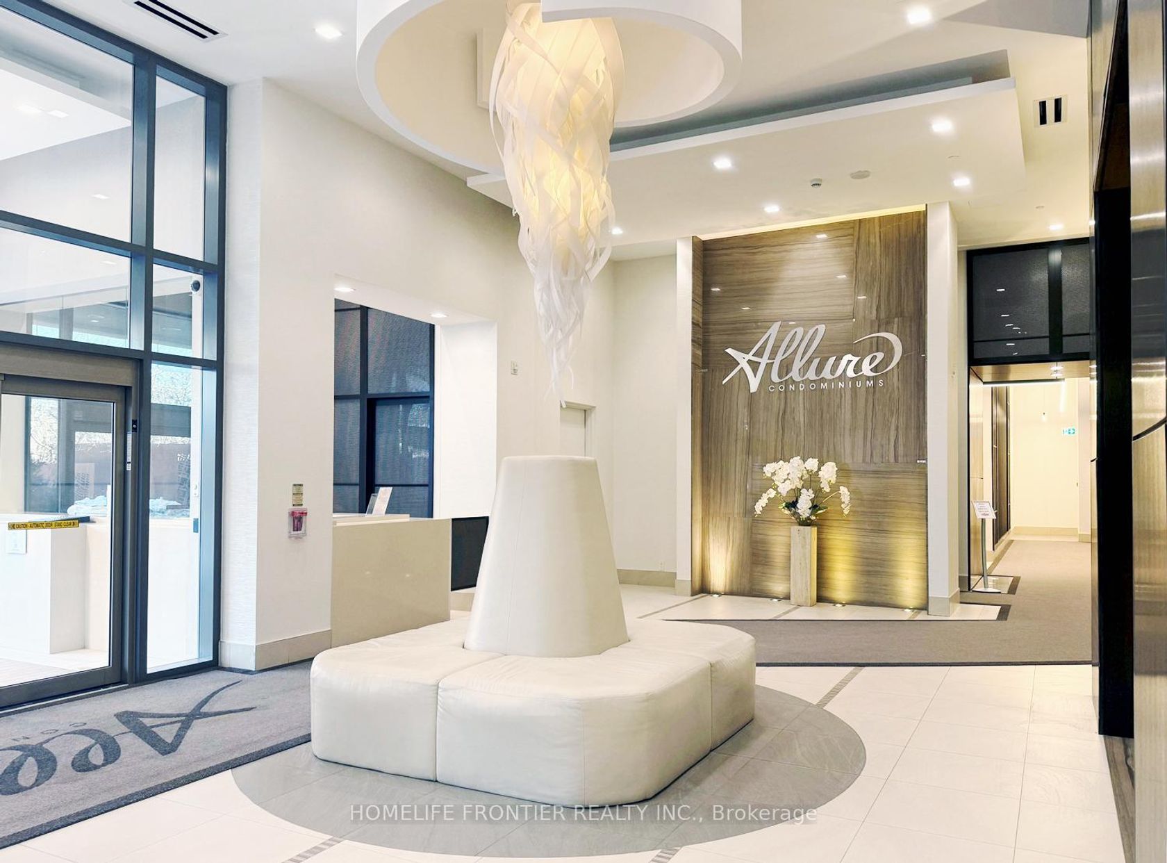 614 - 23 Glebe Road W, Eglinton, Toronto photo 5