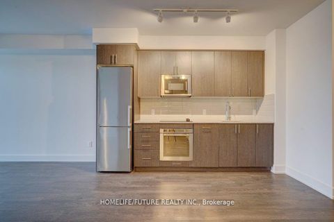 Photo 14 at 1912 - 2550 Simcoe Street N, Windfields, Oshawa