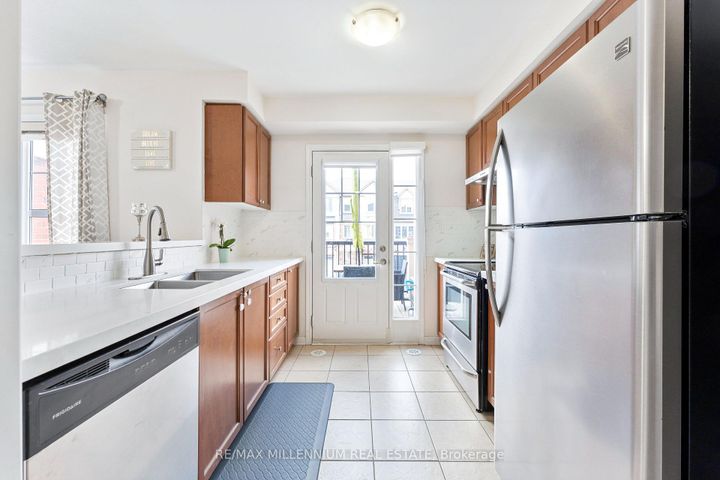 Photo 6 at 53 Colonel Frank Ching Crescent N, Fletcher's West, Brampton