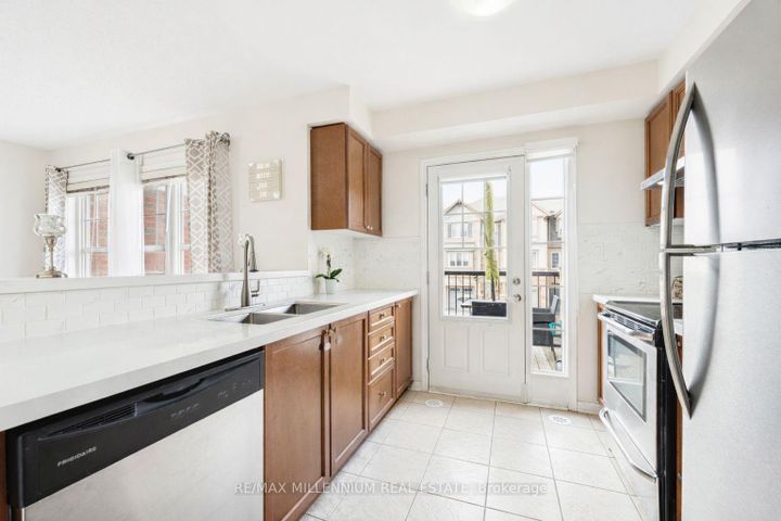 Photo 7 at 53 Colonel Frank Ching Crescent N, Fletcher's West, Brampton