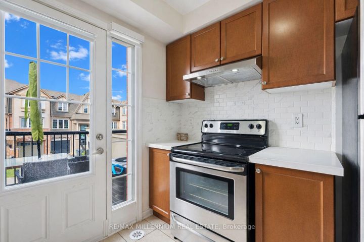 Photo 8 at 53 Colonel Frank Ching Crescent N, Fletcher's West, Brampton