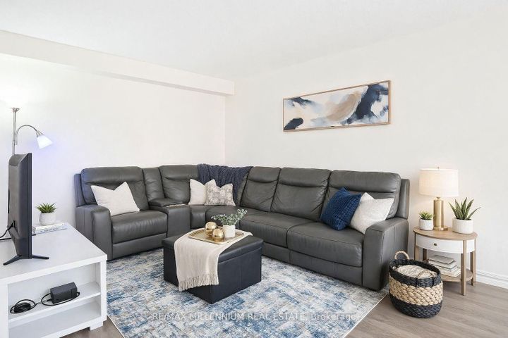 Photo 11 at 53 Colonel Frank Ching Crescent N, Fletcher's West, Brampton