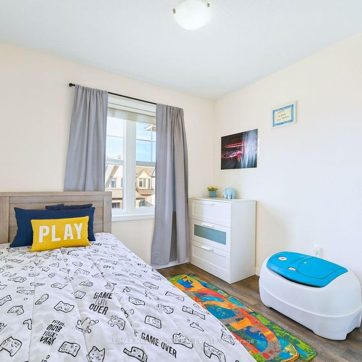 Photo 18 at 53 Colonel Frank Ching Crescent N, Fletcher's West, Brampton