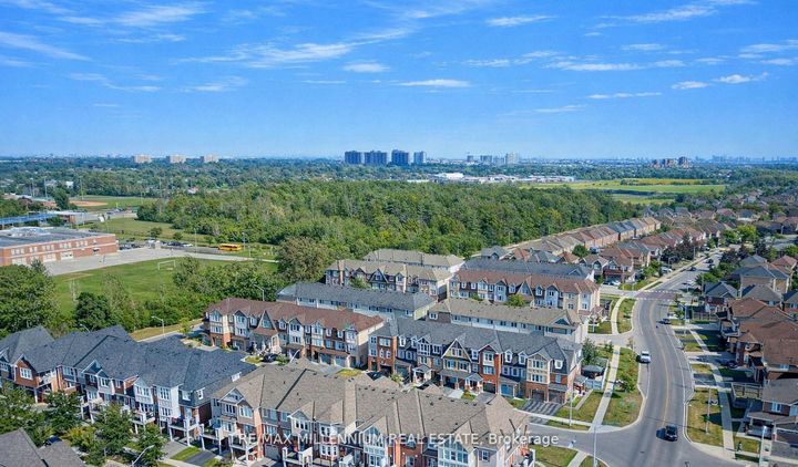 Photo 21 at 53 Colonel Frank Ching Crescent N, Fletcher's West, Brampton