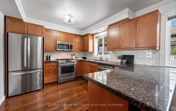 Photo 15 at 5 Vantage Circle, Streetsville, Mississauga