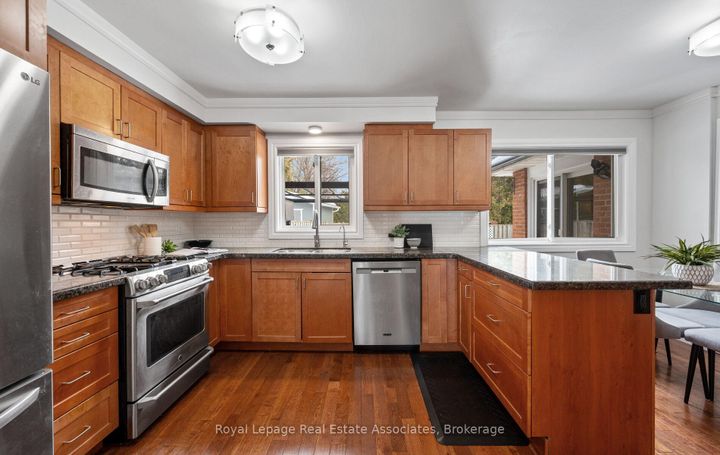 Photo 16 at 5 Vantage Circle, Streetsville, Mississauga