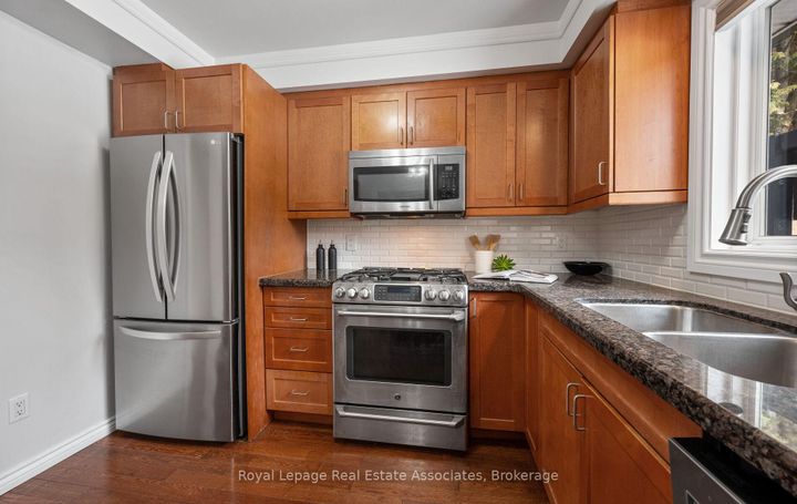 Photo 17 at 5 Vantage Circle, Streetsville, Mississauga