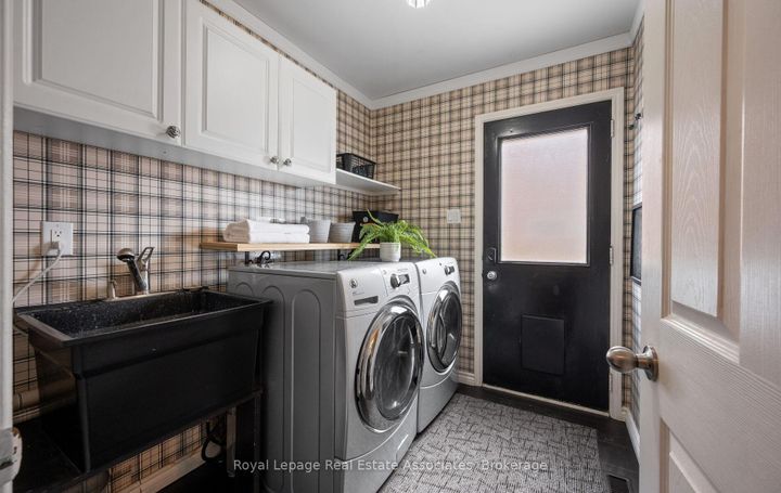 Photo 22 at 5 Vantage Circle, Streetsville, Mississauga