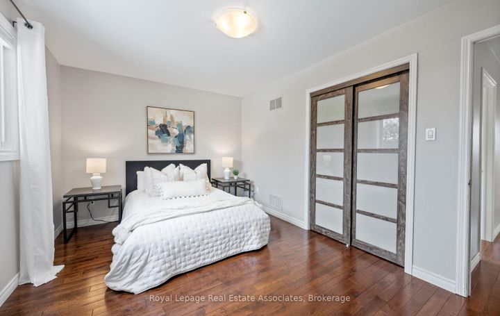 Photo 32 at 5 Vantage Circle, Streetsville, Mississauga