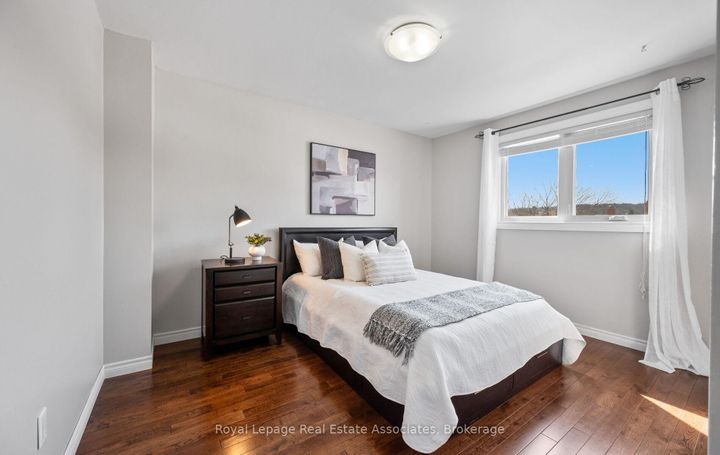 Photo 33 at 5 Vantage Circle, Streetsville, Mississauga