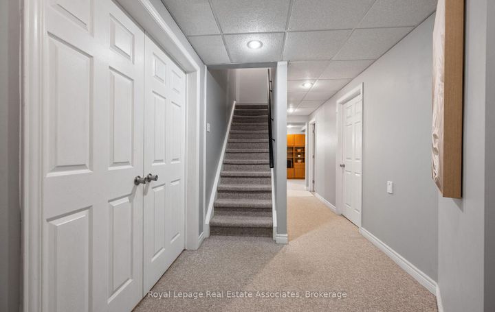 Photo 39 at 5 Vantage Circle, Streetsville, Mississauga